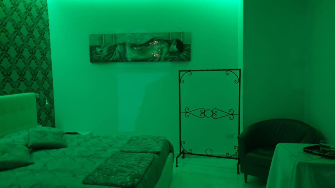 Luxury Room Al Cristo Velato Naples Luaran gambar