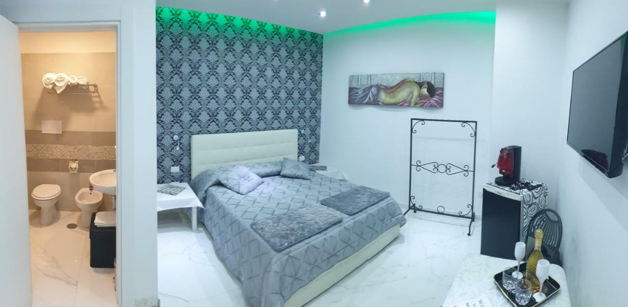 Luxury Room Al Cristo Velato Naples Luaran gambar
